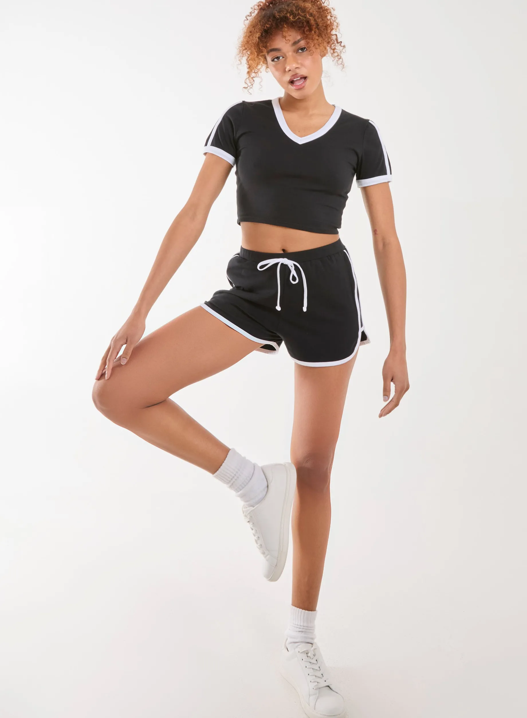 Contrast Piping Cropped T-Shirt
