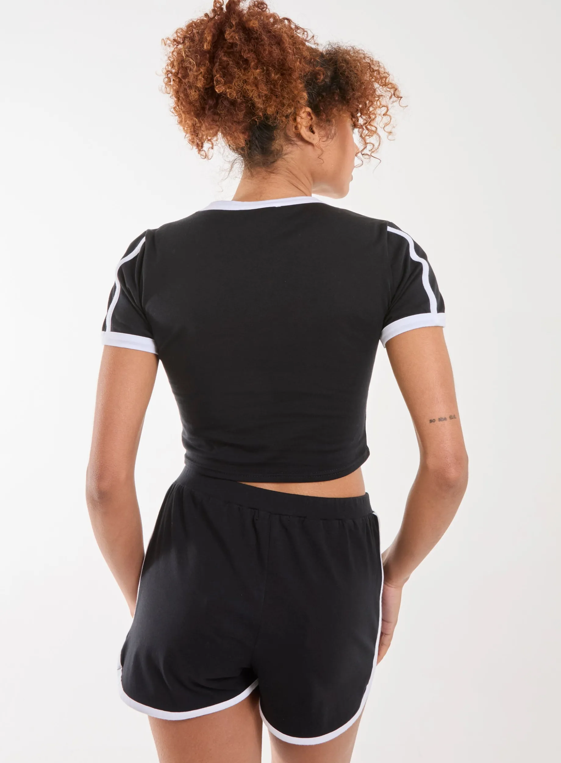 Contrast Piping Cropped T-Shirt