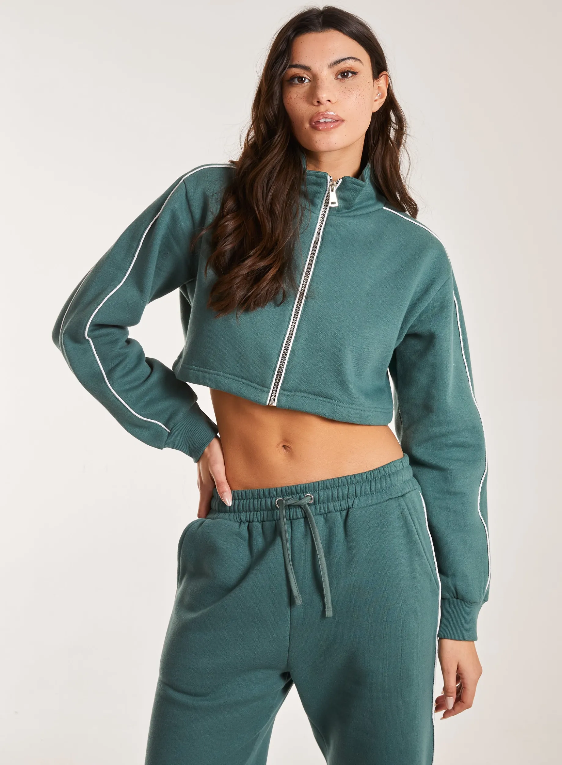 Piping Cropped Zip Up Sweat